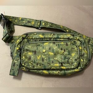 Lug Hitch Belt Bag in Camp Green